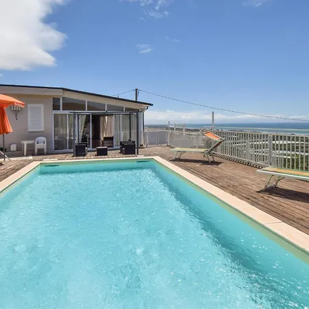 度假居 In With Heated Swimming Pool *
